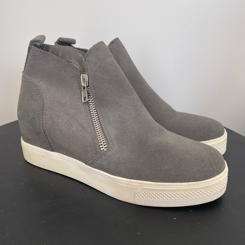 Steve Madden Gray Suede Zip Sneakers